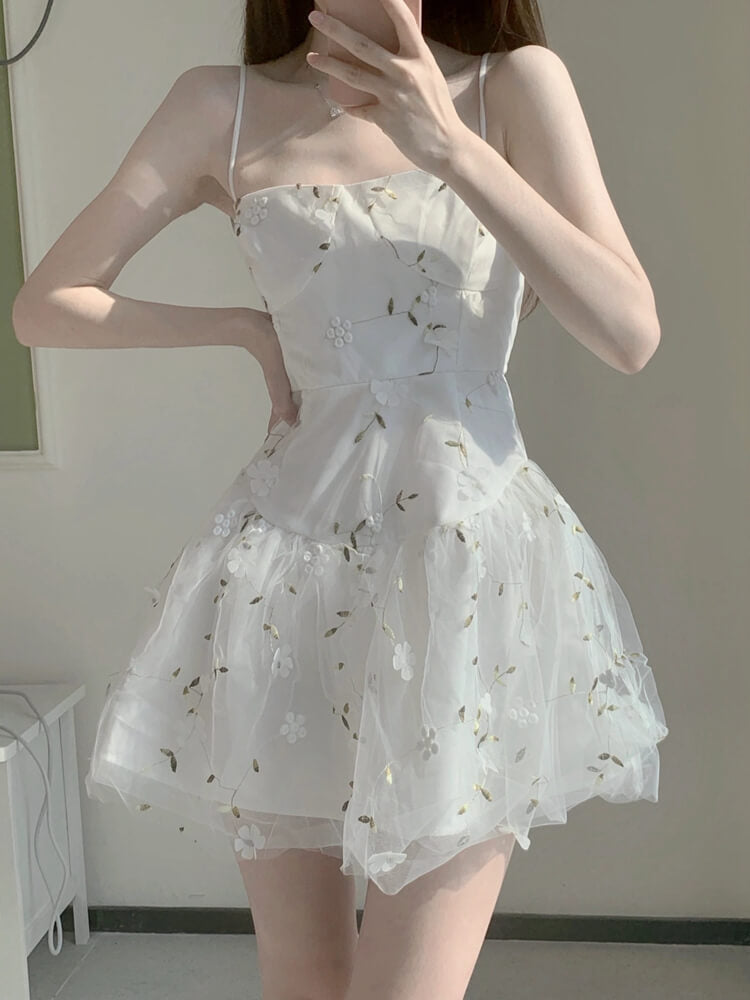 Sweet and Spicy Girl Hollow Waist A-line Fluffy Skirt White Sling dress BY9220