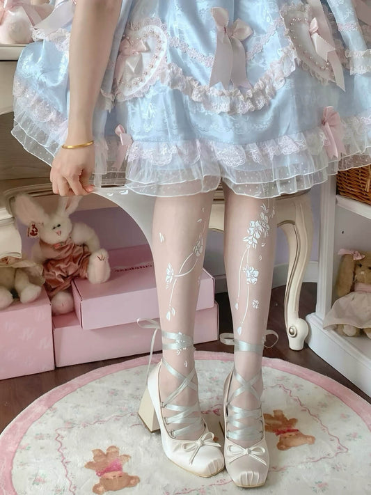 Sakura Fall Japanese Sakura Print Lolita Run-Resistant Tights model wearing