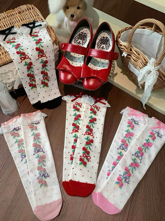 StrawberryClusterPrintLolitaCottonAnkle_CrewSocks red model wearing product