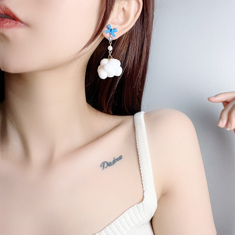 INS WHITE CLOUDS PLUSH EARRINGS BY70083