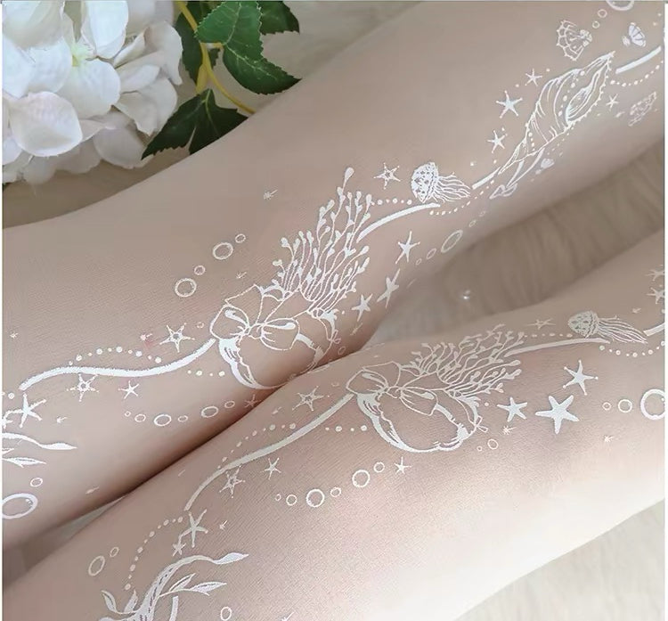 AbyssTaleJapanesePrintLolitaRun-ResistantTights model wearing detail 