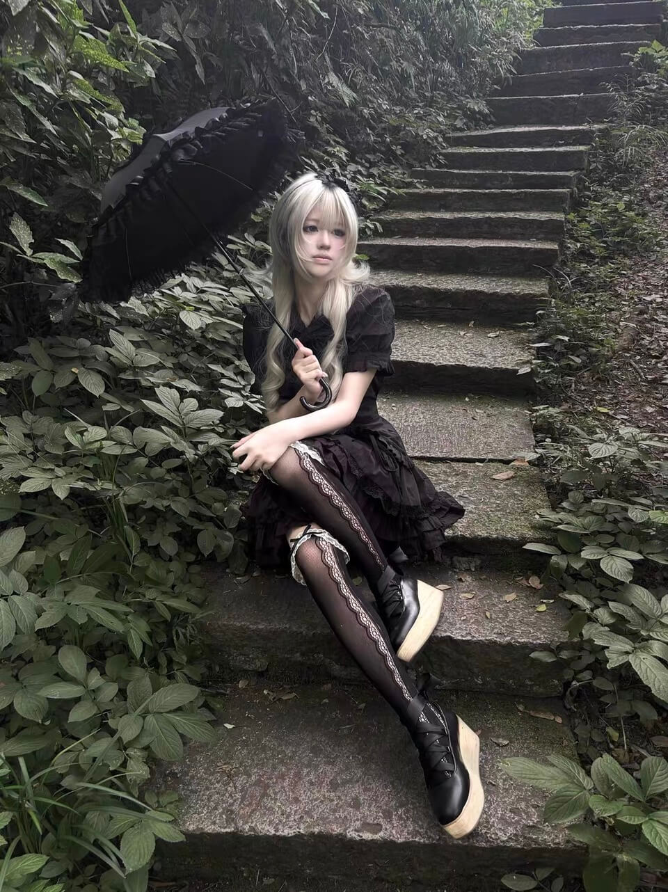 Liliana Princess Aesthetic Long Curly Wig model