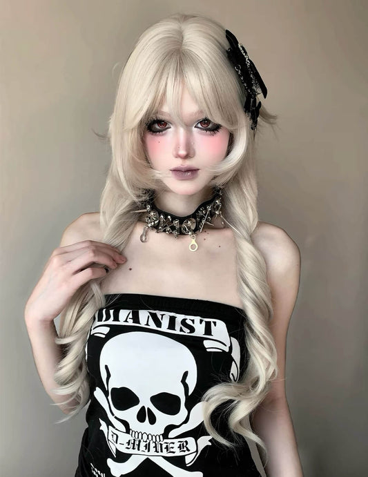Liliana Princess Aesthetic Long Curly Wig model