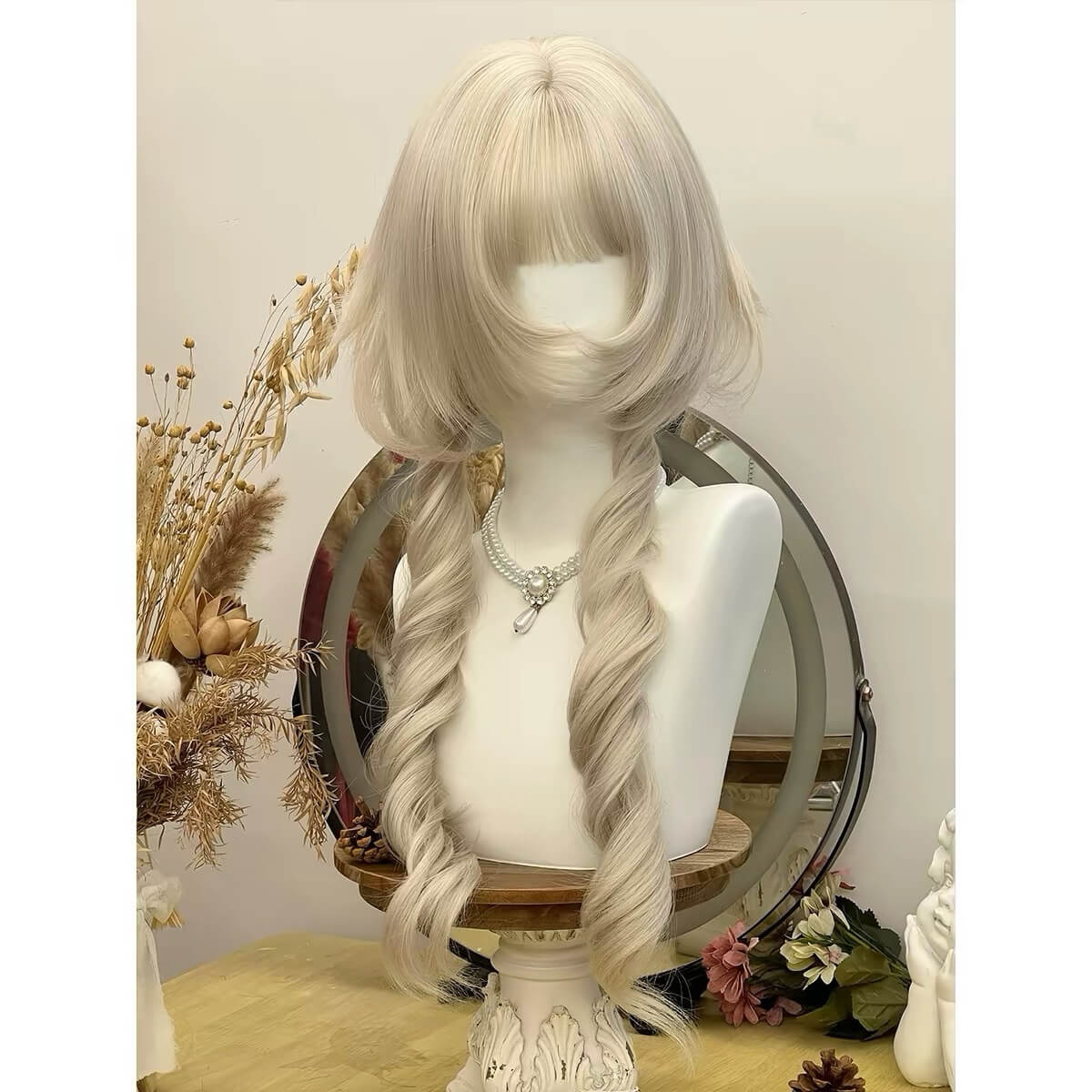 Liliana Princess Aesthetic Long Curly Wig model
