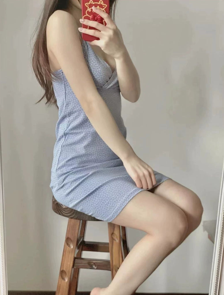 V-neck strap floral dress by24117