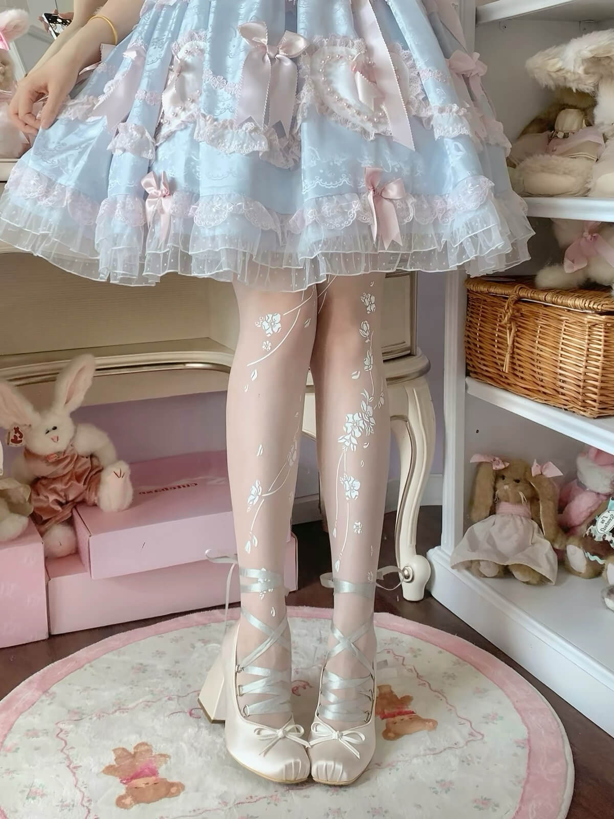 Sakura Fall Japanese Sakura Print Lolita Run-Resistant Tights model wearing1