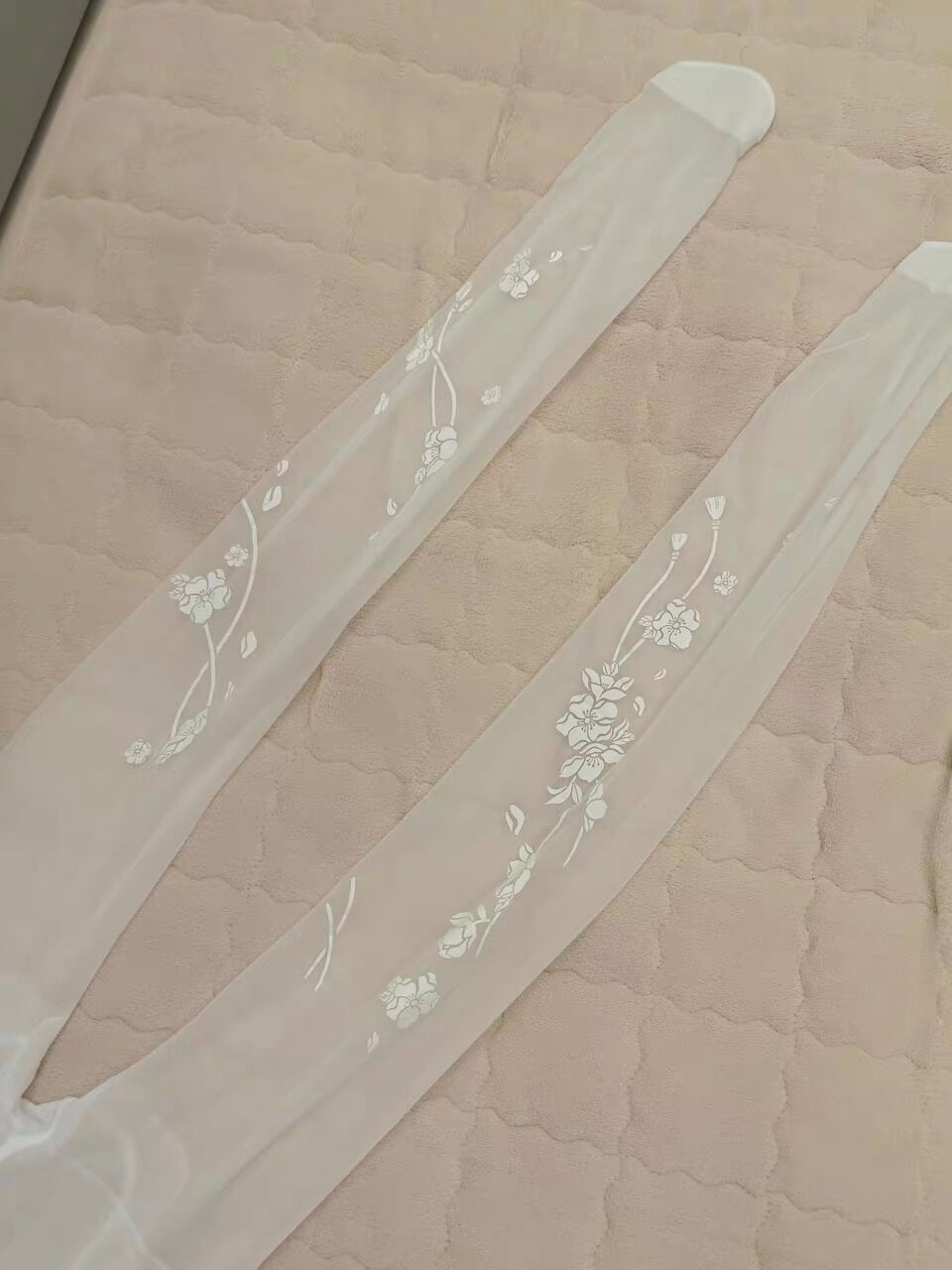 Sakura Fall Japanese Sakura Print Lolita Run-Resistant Tights model wearing detail 