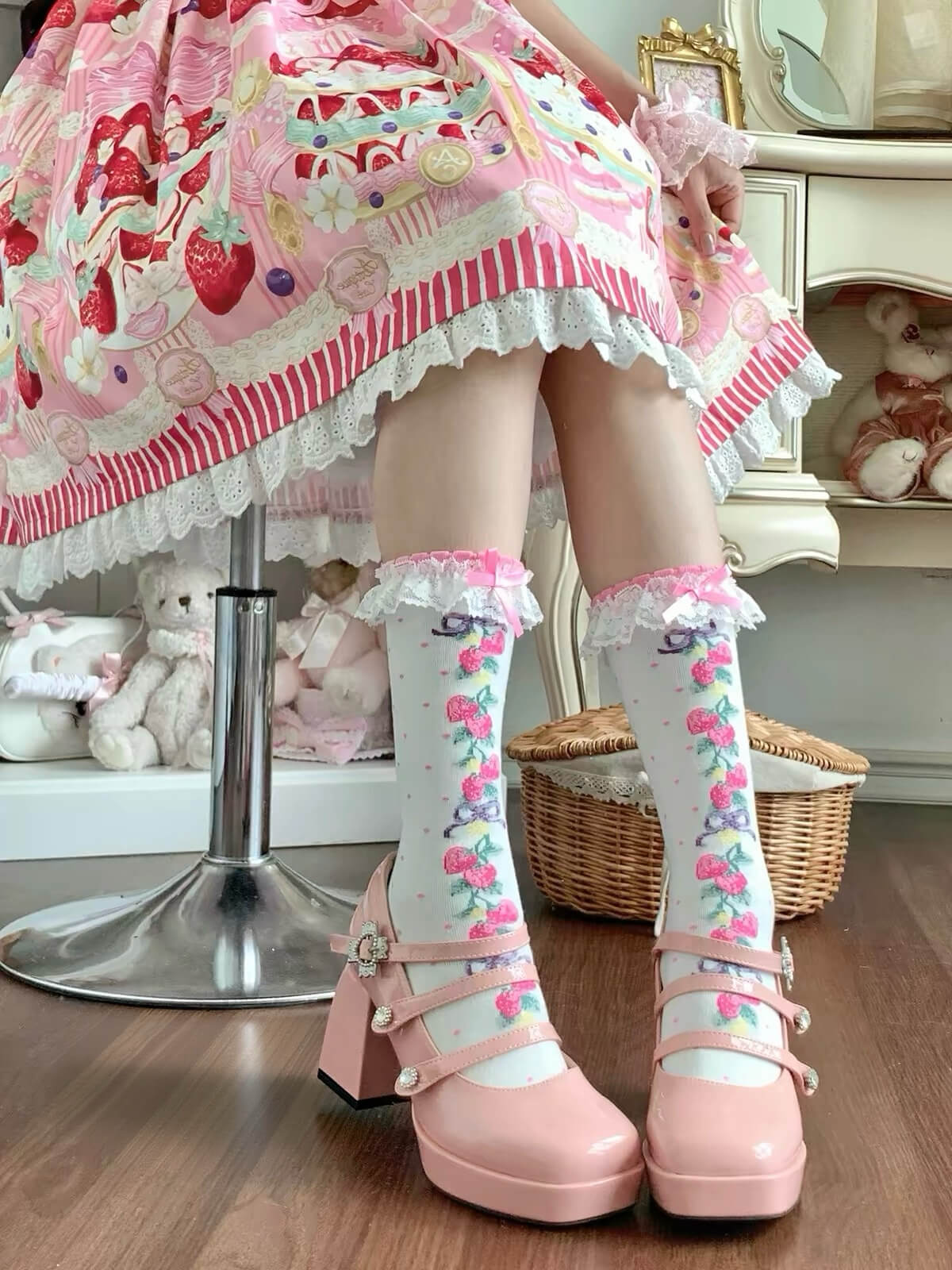 StrawberryClusterPrintLolitaCottonAnkle_CrewSocks rose red model wearing
