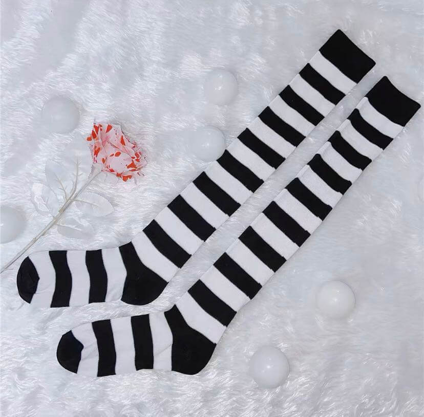 JAPANESE COS STRIPED KNEE SOCKS BY88888 | aleeby