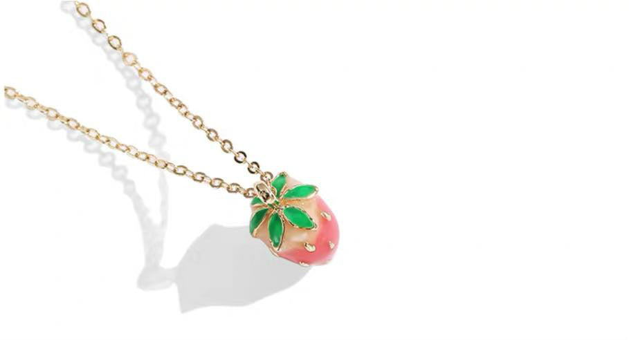 CHIC STRAWBERRY CHOKER