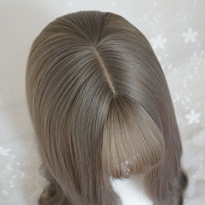 GRAY NATURAL SLIGHTLY ROLLED WIG BY31101