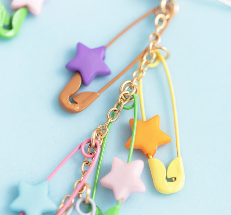 MACARON STAR PIN EARRINGS BY60401