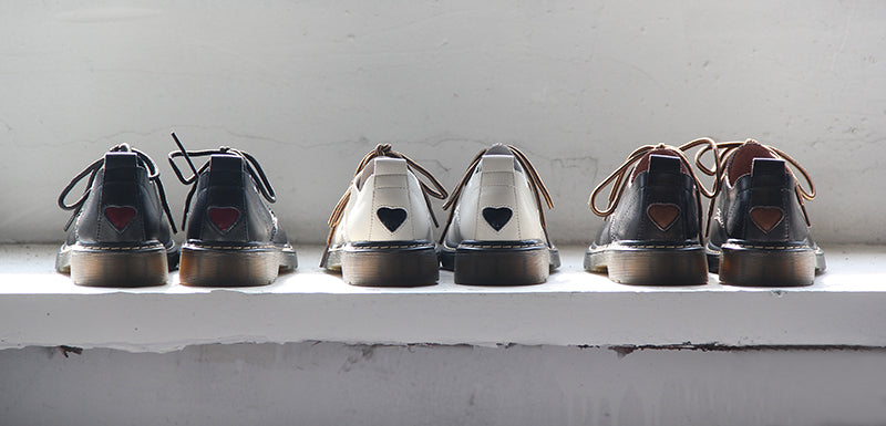 "LOVE" FLAT-SOLED RETRO LEATHER SHOES BY81022