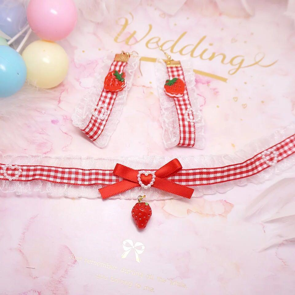 REVIEWS FOR LOLITA STRAWBERRY GRID NECKLACE