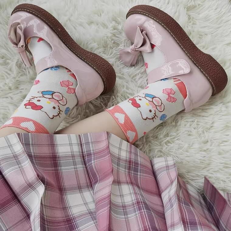 Cute “Hello Kitty” socks BY1096