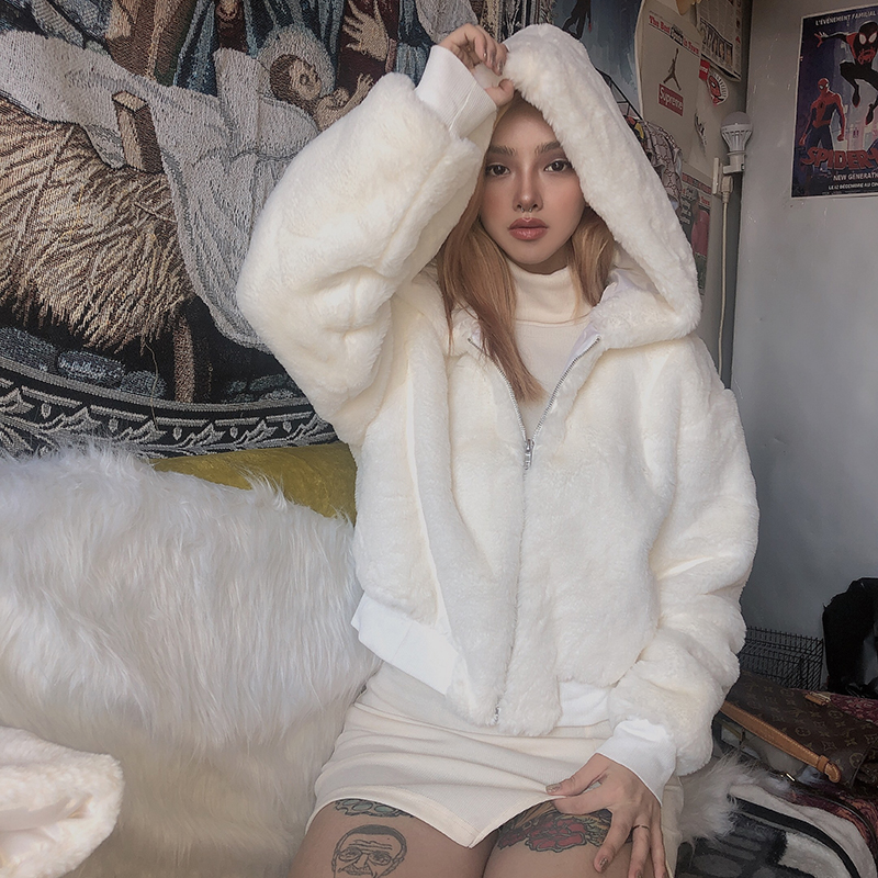 WHITE HOODED PLUSH COAT BY24085